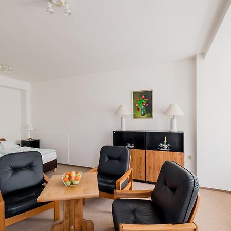 Hotel Dobruška Buitenkant foto