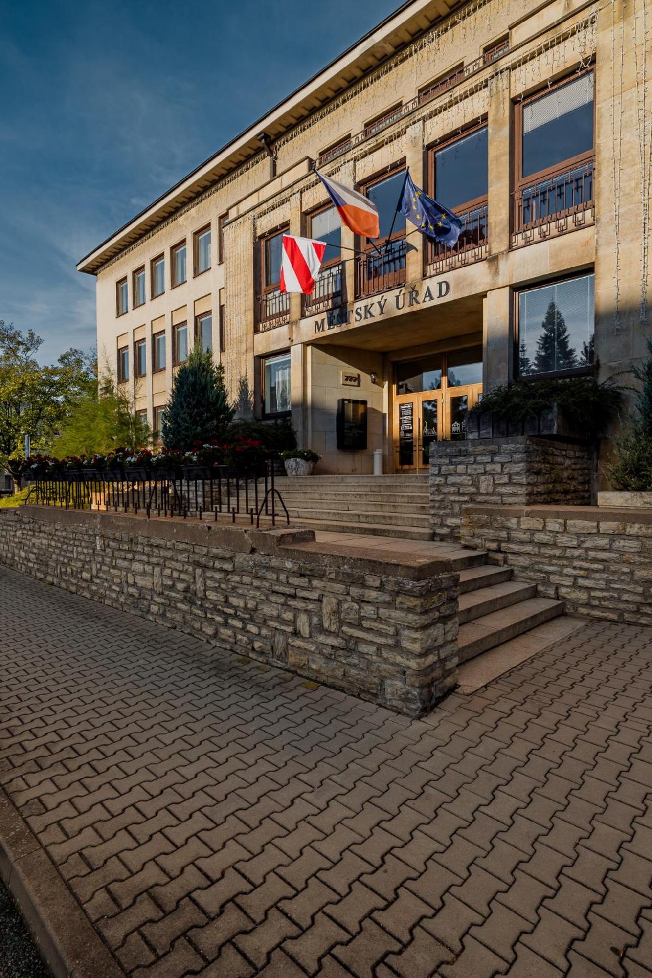 Hotel Dobruška Buitenkant foto